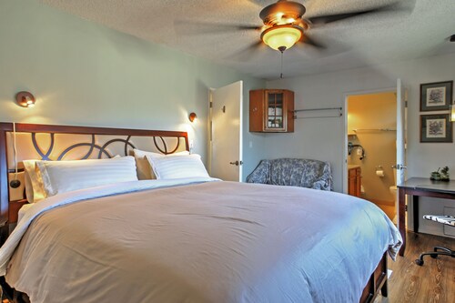 Long Beach Condo w/ Balcony ~ 2 Mi to Downtown!