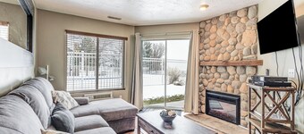 Garden City Condo w/ Pool Access by Bear Lake!