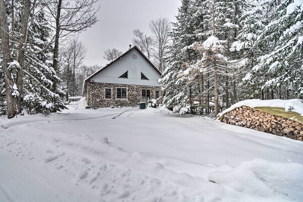 Paradise Cottage: Trail Access Nearby - Tahquamenon Falls State Park, Paradise