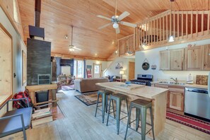 Cottage (3 Bedrooms) | Interior - Paradise Cottage: Trail Access Nearby (Paradise)