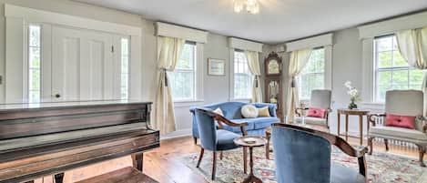 House (5 Bedrooms) | Interior