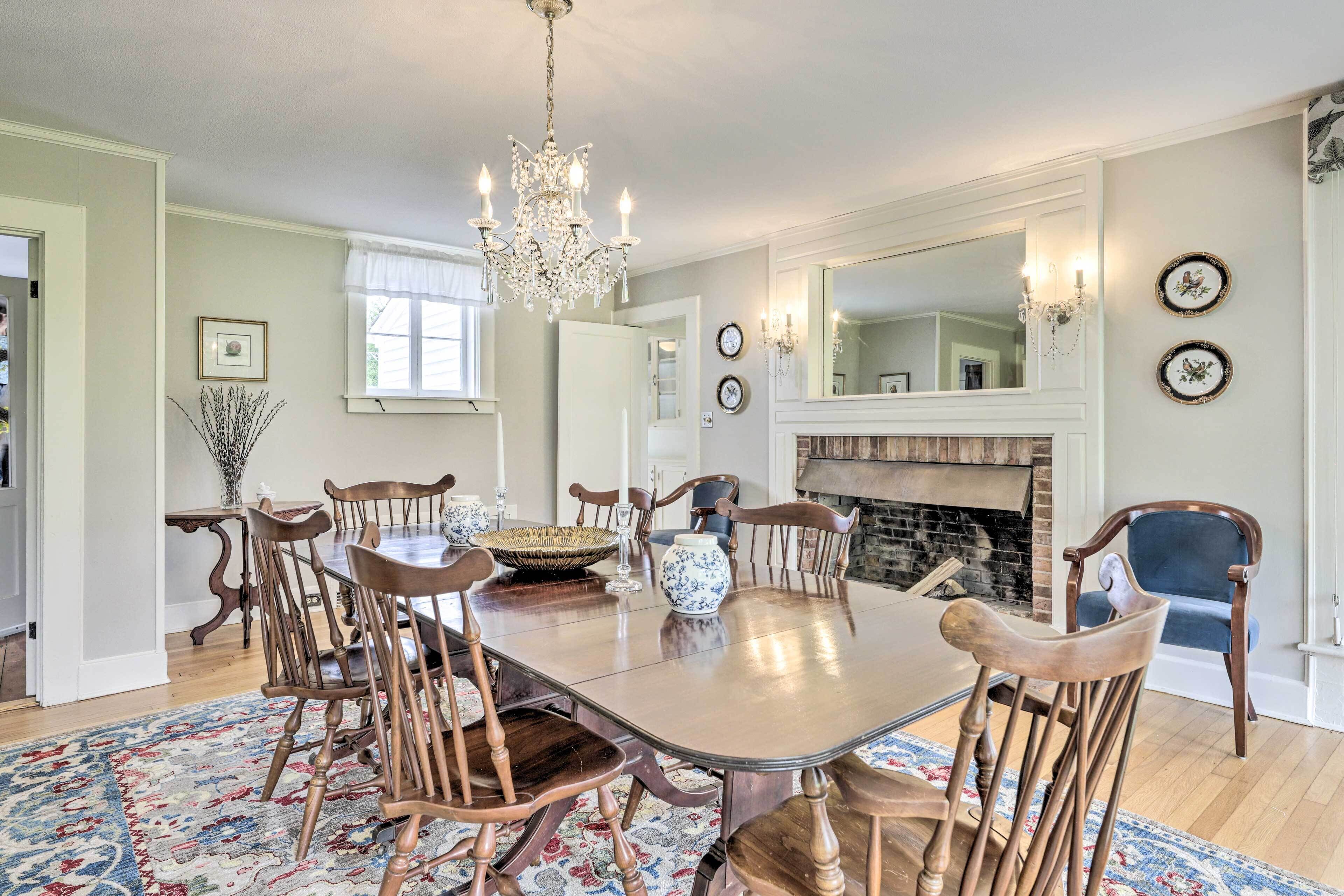 House (5 Bedrooms) | Interior