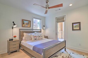 Apartment (1 Bedroom) | Interior - Lake LBJ Condo w/ Balcony & Shared Boat Docks (Horseshoe Bay)