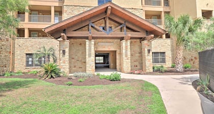 Lake LBJ Condo w/ Balcony & Shared Boat Docks