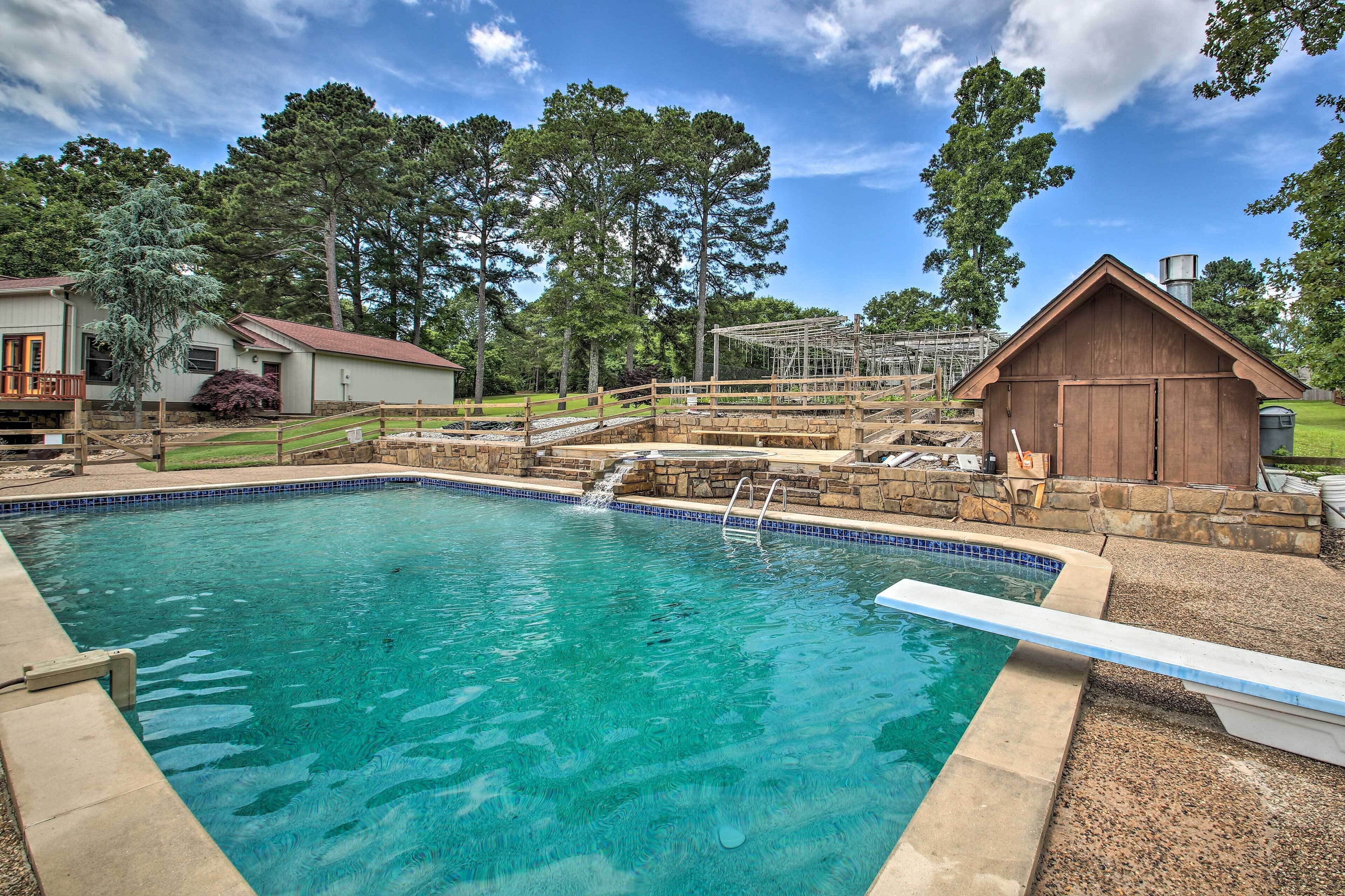 Amenity-packed Lakehouse w/ Pool & Boat Slip!