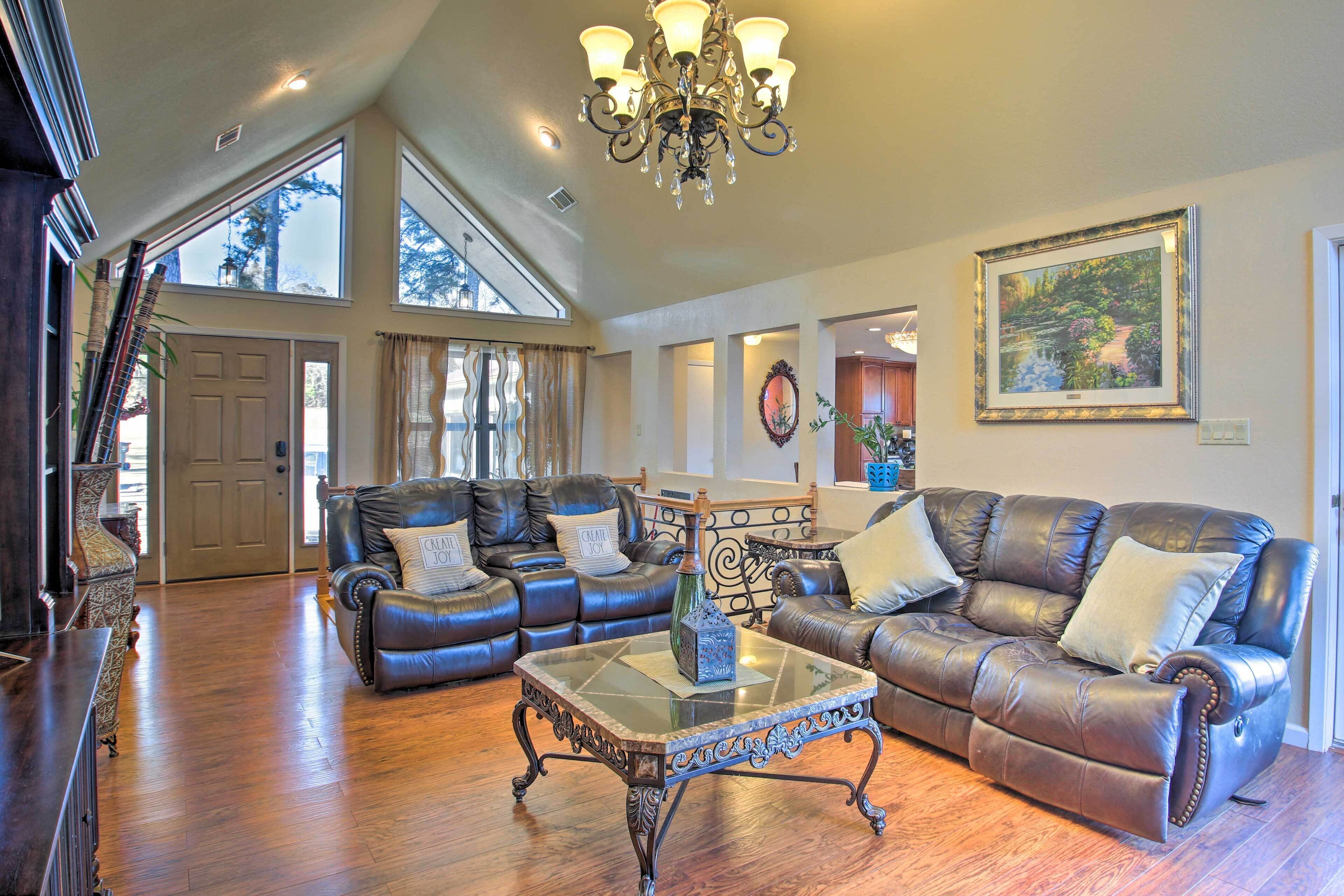 Amenity-packed Lakehouse w/ Pool & Boat Slip!