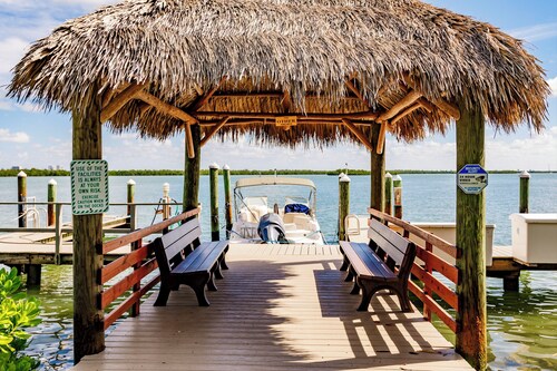 Lovely Marco Island Condo w/ Private Bay View