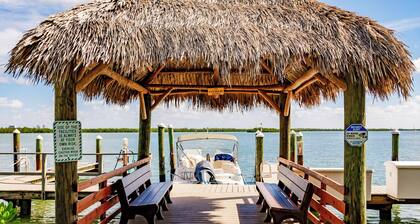 Lovely Marco Island Condo w/ Private Bay View