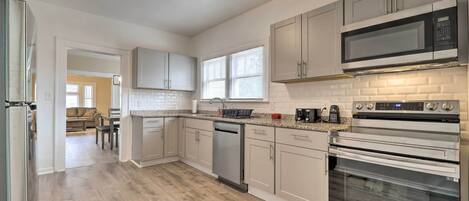 House (3 Bedrooms) | Private kitchen | Microwave, oven, stovetop, dishwasher