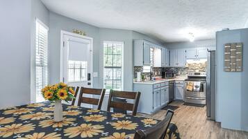 Casa (4 Bedrooms) | Restaurantes