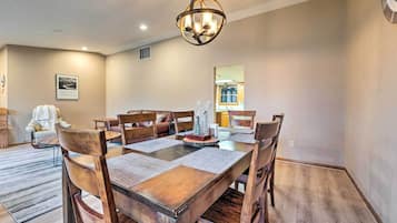 ุงูู
ูุดุฃุฉ ู
ู ุงูุฏุงุฎู