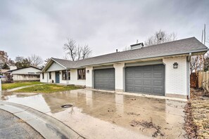 House (3 Bedrooms) | Interior - Pet-friendly Caldwell Home Rental Near Lake! (Caldwell)