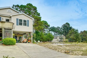 Interior - Nags Head Apt With Patio - 1/2 Mile Walk to Beach! (Nags Head)