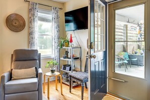 Interior - Nags Head Apt With Patio - 1/2 Mile Walk to Beach! (Nags Head)