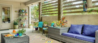 Nags Head Apt With Patio - 1/2 Mile Walk to Beach!