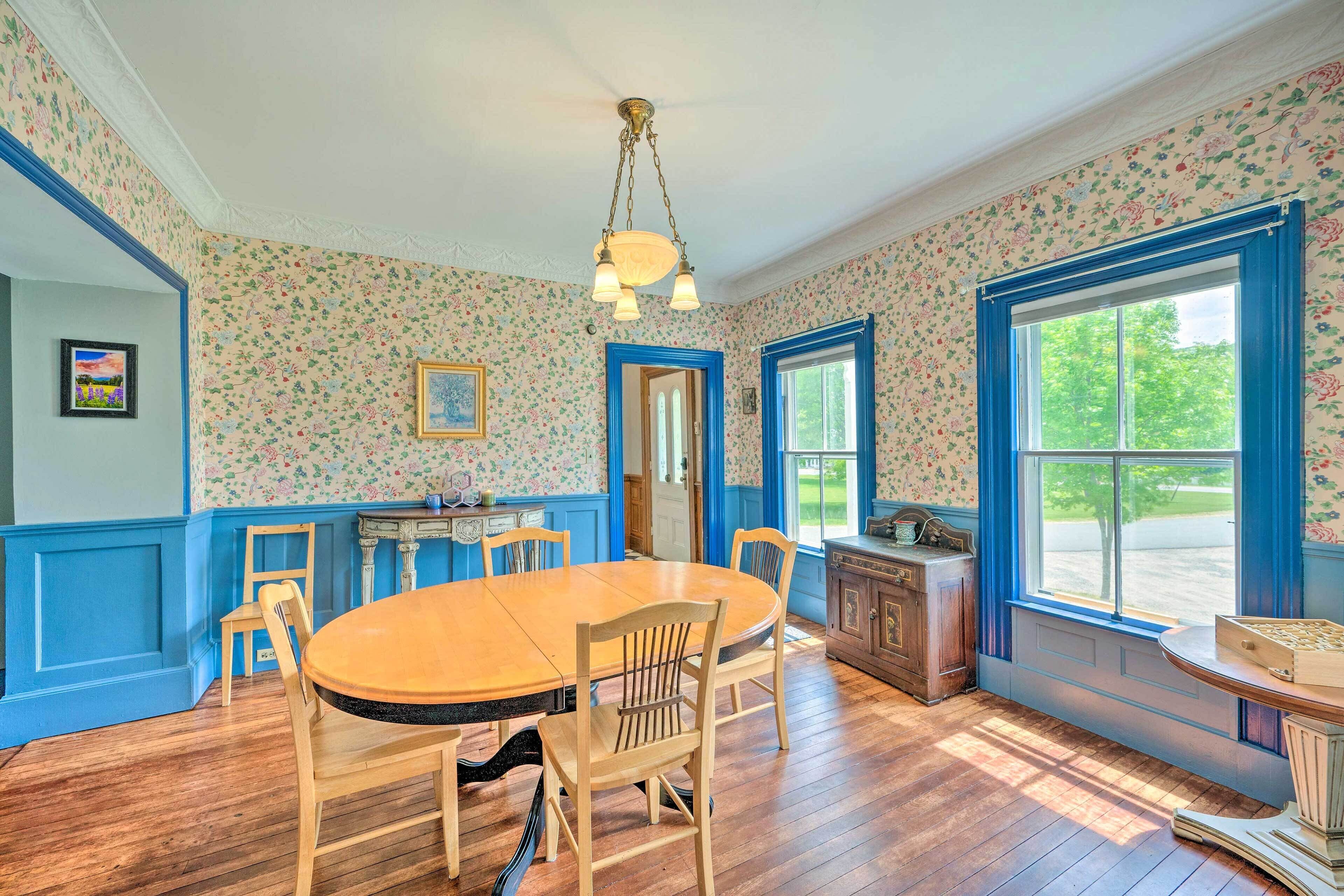 Rustic 1800s Guildhall Farmhouse With Fire Pit!