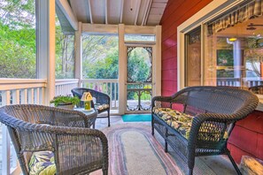 Interior - Mtn Views + Fire Pit: Serene Chimney Rock Abode (Chimney Rock)