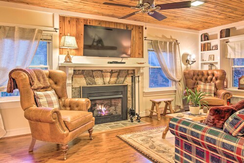 Mtn Views + Fire Pit: Serene Chimney Rock Abode
