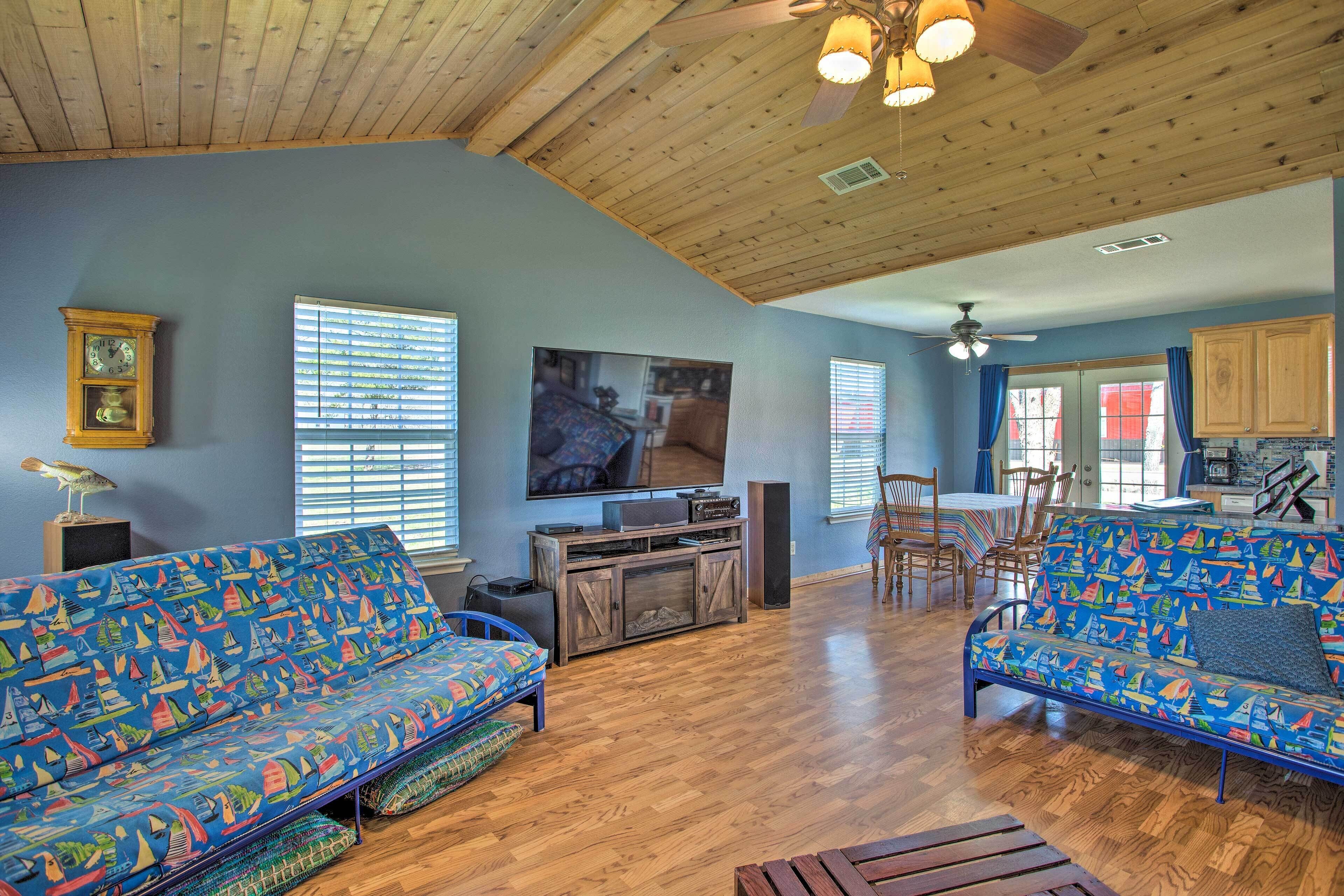 Lake Texoma Vacation Rental, 3 Mi to Marina!