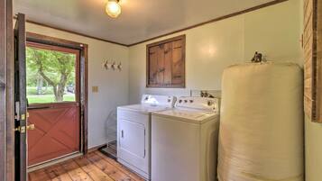 Cottage (3 Bedrooms) | Interior