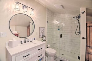 Bathroom - Lovely Barn Loft w/ Mountain Views on Horse Estate (Fort Collins)