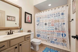 Apartment (5 Bedrooms) | Interior - Luxe Condo w/ Game Area, Walk to Beach & Boardwalk (Wildwood)