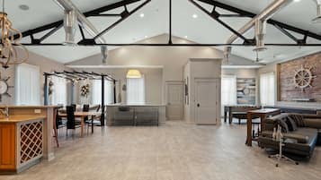 Apartment (5 Bedrooms) | Front of property
