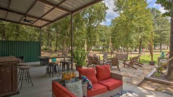 House (6 Bedrooms) | Interior