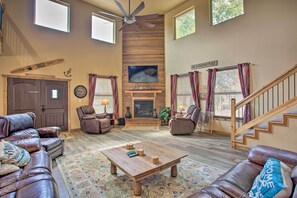 House (6 Bedrooms) | Interior