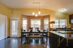 บ้านพัก (5 Bedrooms) | ภายใน