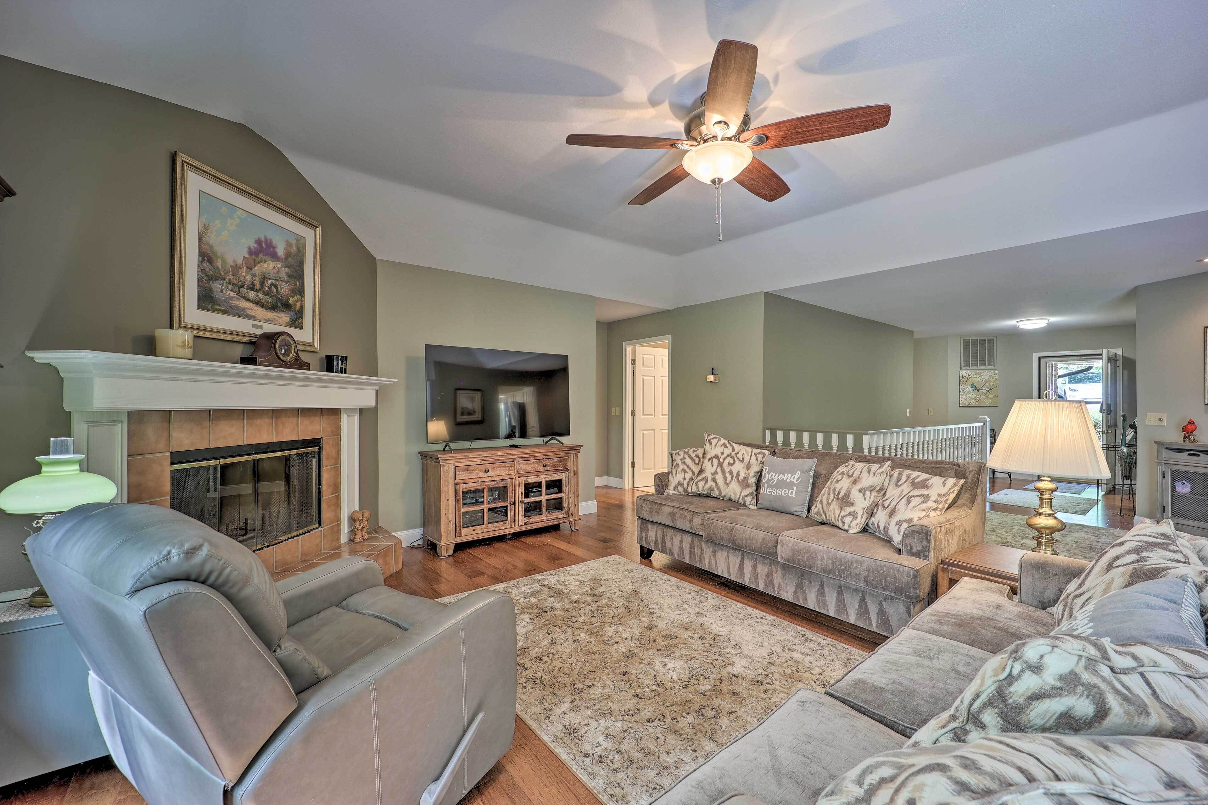 Lakefront Getaway w/ Private Dock & Kayaks!