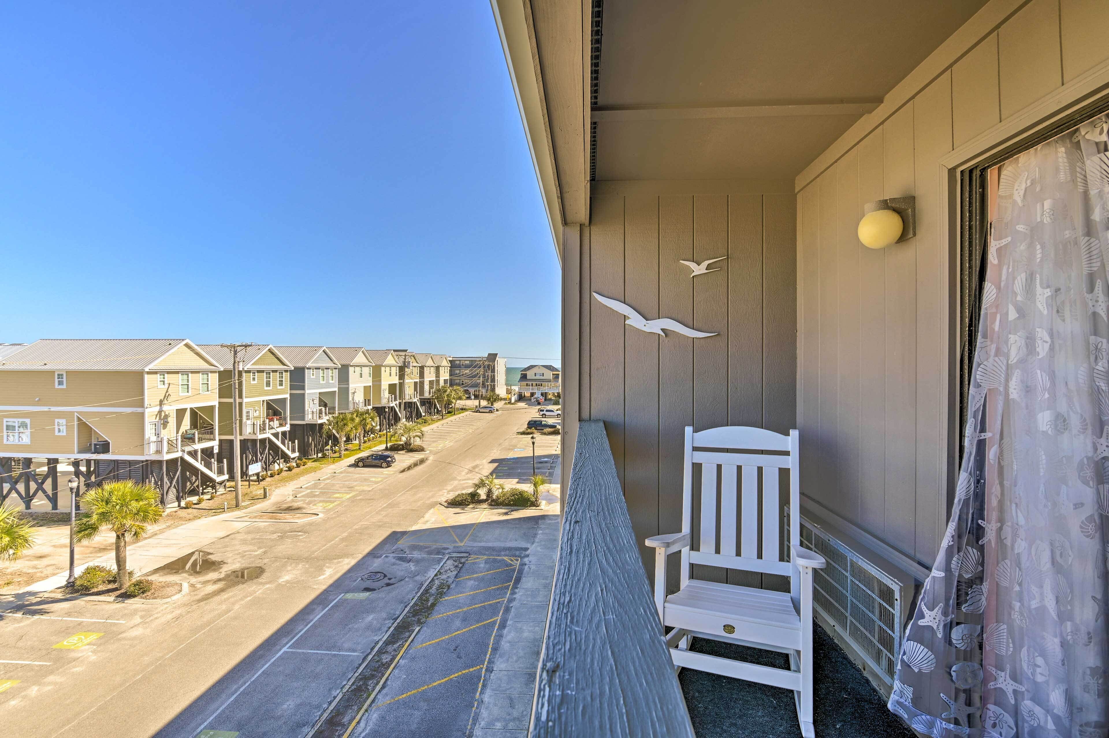 Beach Condo w/ Pool Access, 1 Block to the Ocean!