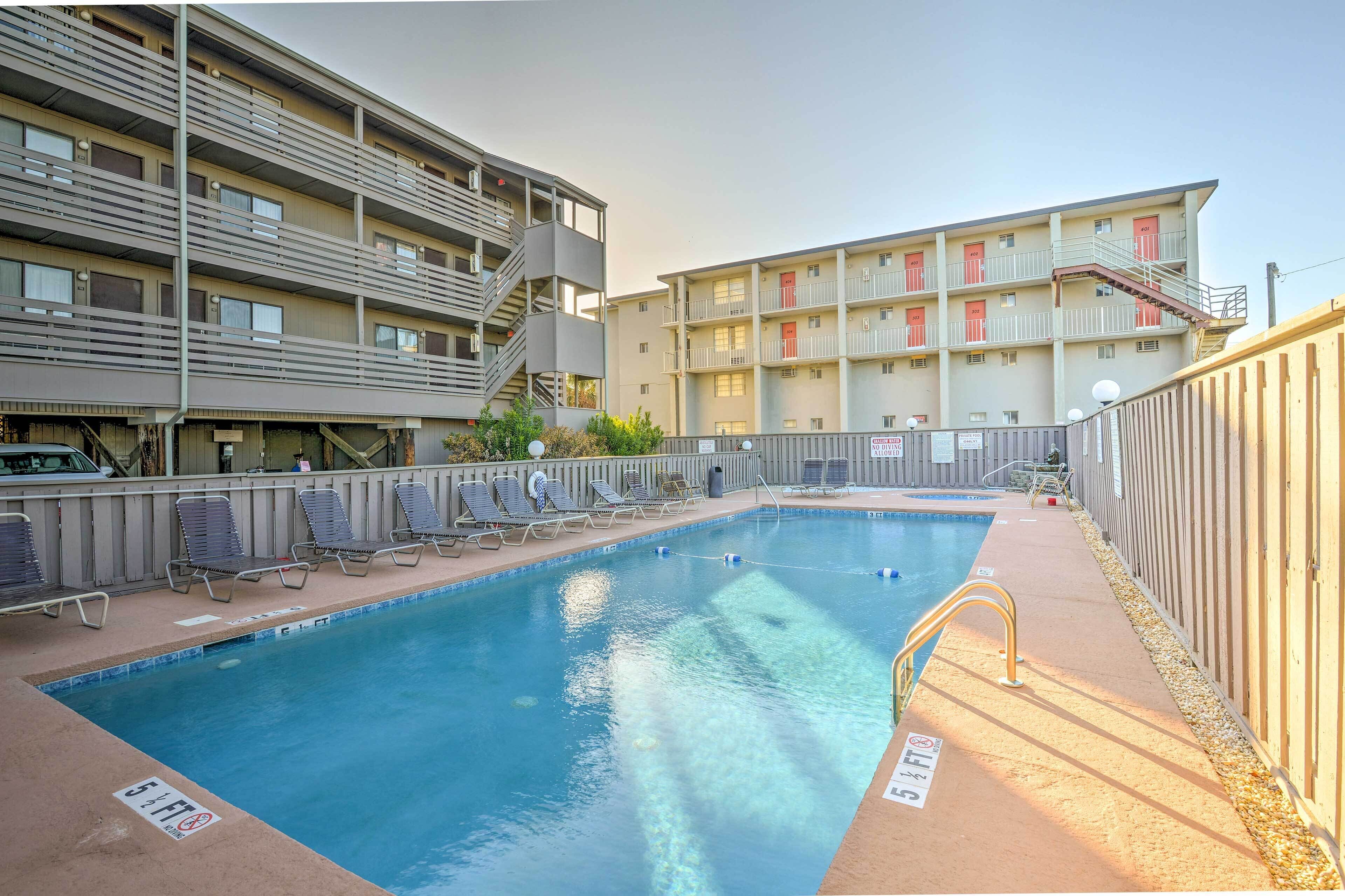 Beach Condo w/ Pool Access, 1 Block to the Ocean!