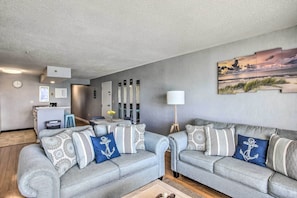 Apartment (1 Bedroom) | Interior - Oceanfront Condo w/ Pool in North Myrtle Beach (North Myrtle Beach)