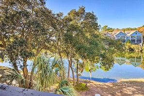 Property grounds - Top-floor Hilton Head Resort Condo w/ Lagoon View! (Hilton Head Island)