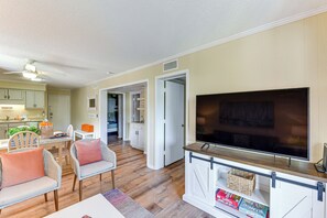 TV - Top-floor Hilton Head Resort Condo w/ Lagoon View! (Hilton Head Island)