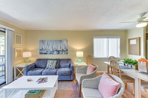 TV - Top-floor Hilton Head Resort Condo w/ Lagoon View! (Hilton Head Island)