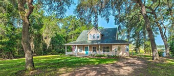 Lovely Hawthorne Home w/ Private Boat Dock!