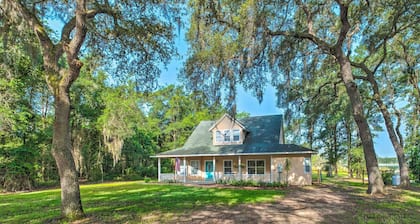 Lovely Hawthorne Home w/ Private Boat Dock!