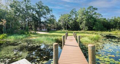 Lovely Hawthorne Home w/ Private Boat Dock!