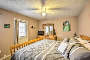 House (3 Bedrooms) | Interior - Albany Home < 1 Mi to Dale Hollow Lake! (Albany)