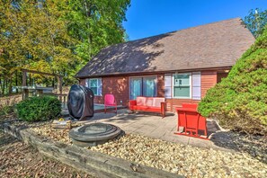 House (3 Bedrooms) | Interior - Albany Home < 1 Mi to Dale Hollow Lake! (Albany)