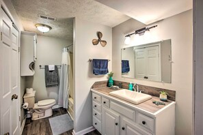 House (3 Bedrooms) | Interior - Albany Home < 1 Mi to Dale Hollow Lake! (Albany)