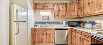 Bartlett Condo ~ 1 Mi to Attitash Resort!