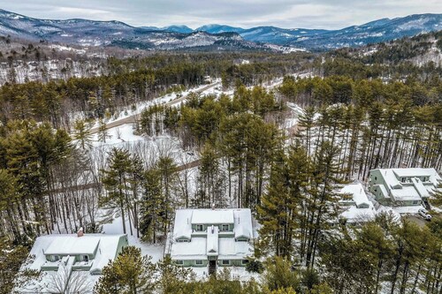 Bartlett Condo ~ 1 Mi to Attitash Resort!