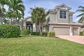 Interior - Canalfront Oasis: Cape Coral Home w/ Pool & Spa (Cape Coral)