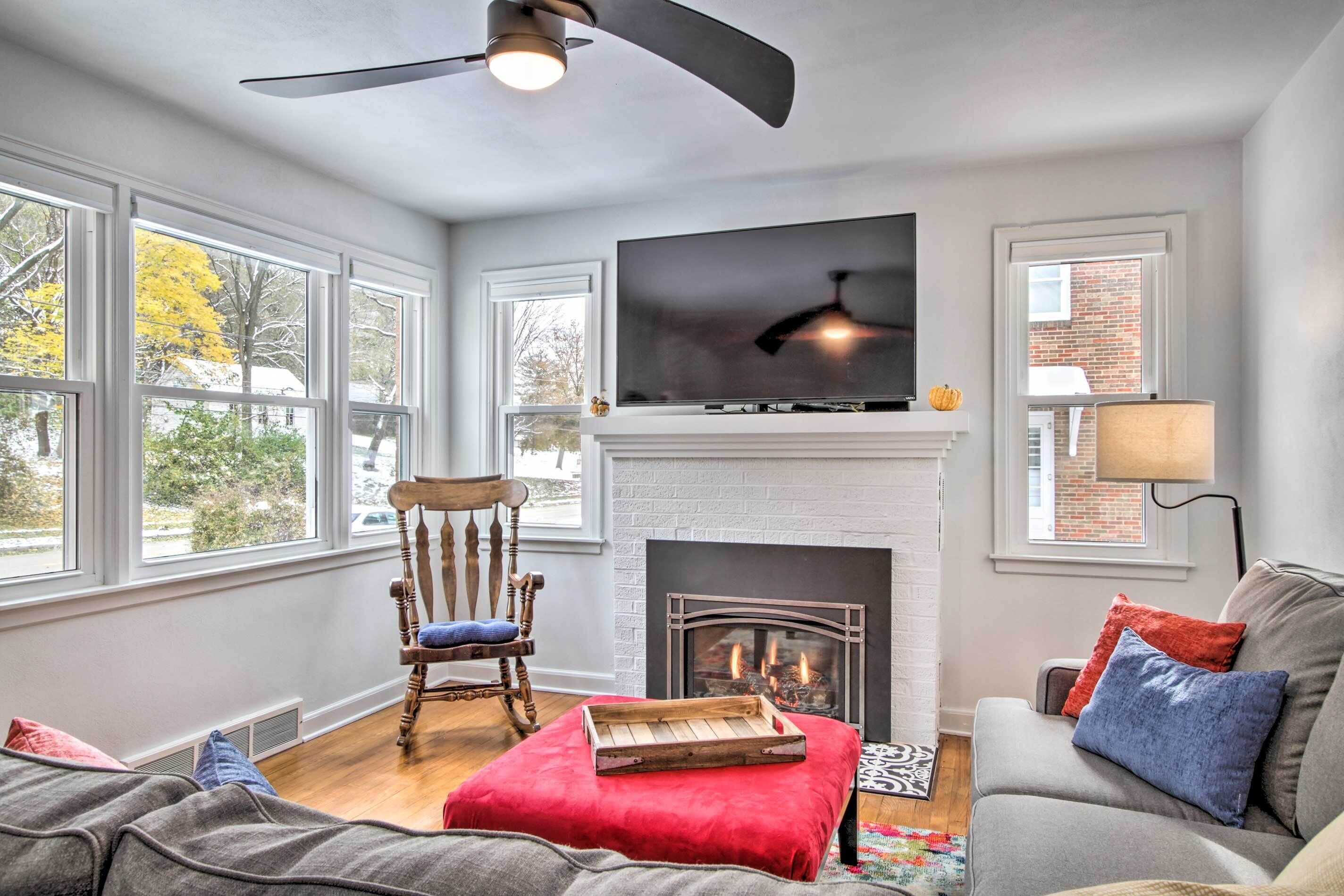 Renovated Historic Home < 1 Mile to Eagle Point!