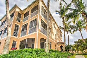 ์ํํธ (2 Bedrooms) | ๋ด๋ถ