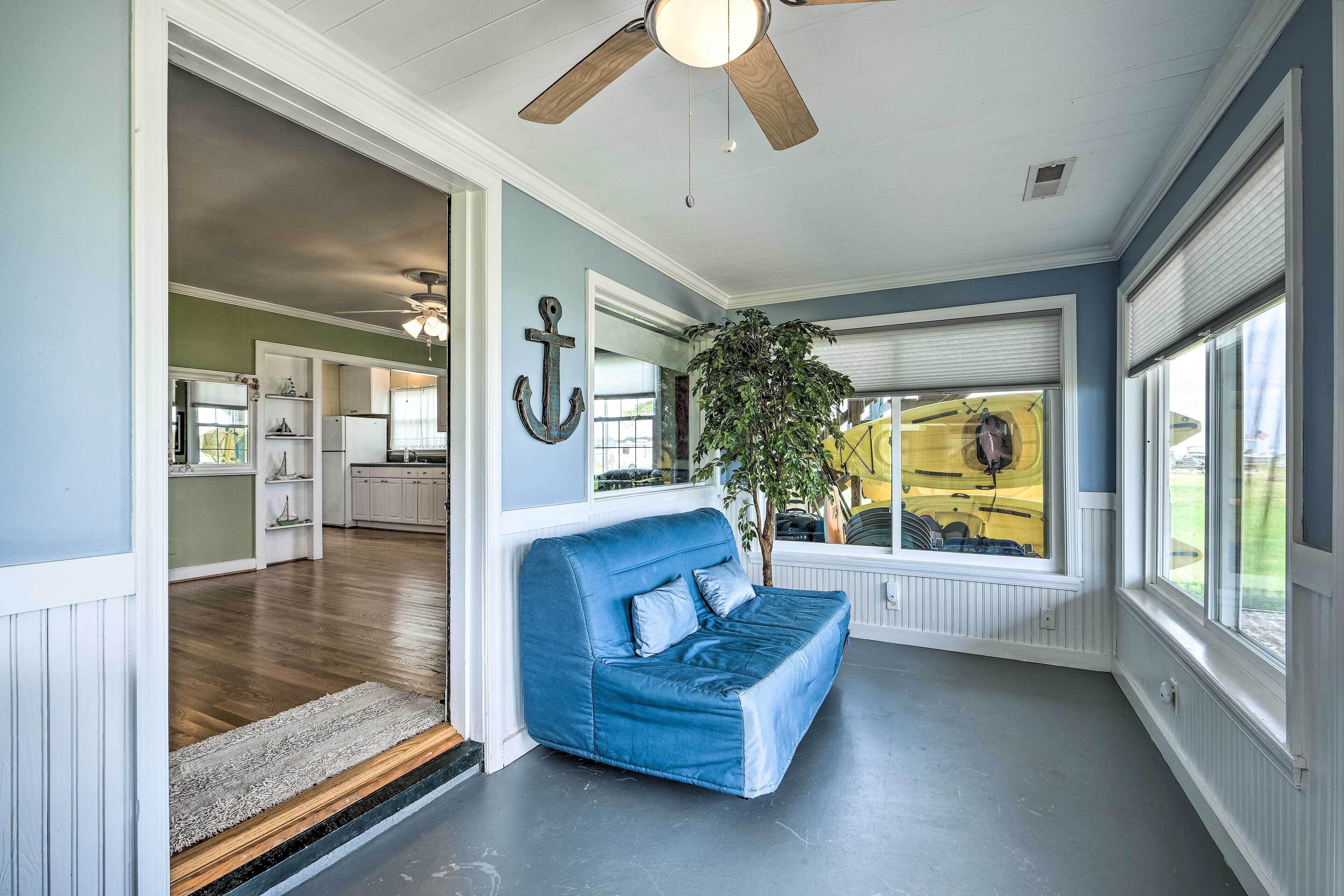 Potomac Waterfront Retreat w/ Dock & Kayaks