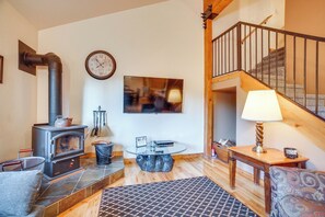 Apartment (2 Bedrooms) | Interior - Mccall Vacation Rental ~ 1/2 Mi to Payette Lake! (McCall)